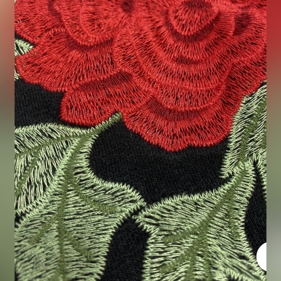 Freeze Sweatshirt Womens - Picture 8 of 11